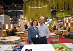 Mercè Gomà y Fernando Carvalho, en el stand de Nufri, que celebró su 50 aniversario.